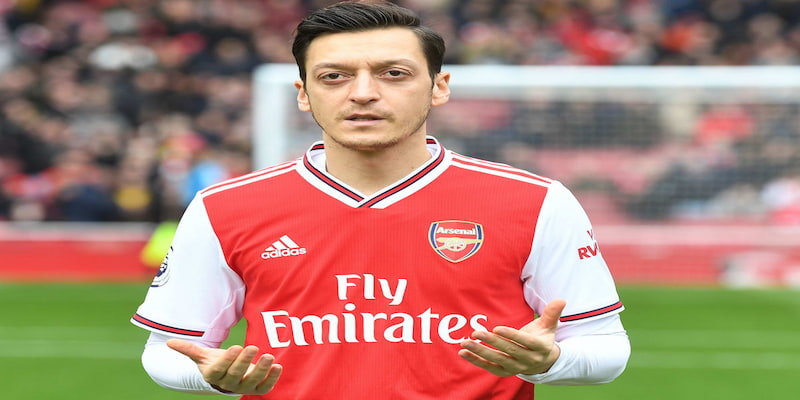 Luong Son sẽ giới thiệu cho anh em một vài thông tin liên quan đến Ozil